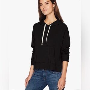 Monrow Supersoft Pullover Hoodie Sweatshirt Black Side Slit